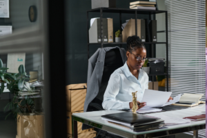 Pourquoi faire appel à un avocat en droit des étrangers